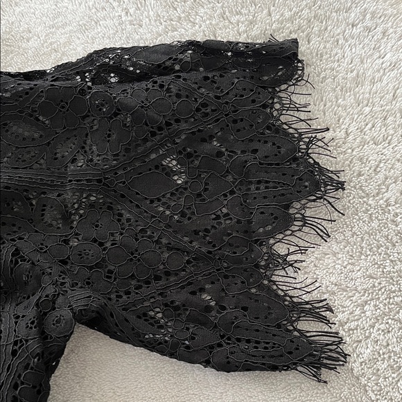 Elegant Black Lace Top - Picture 4 of 4